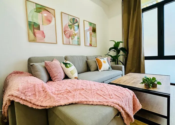 Loft 3 - Space & Conform Close To Center